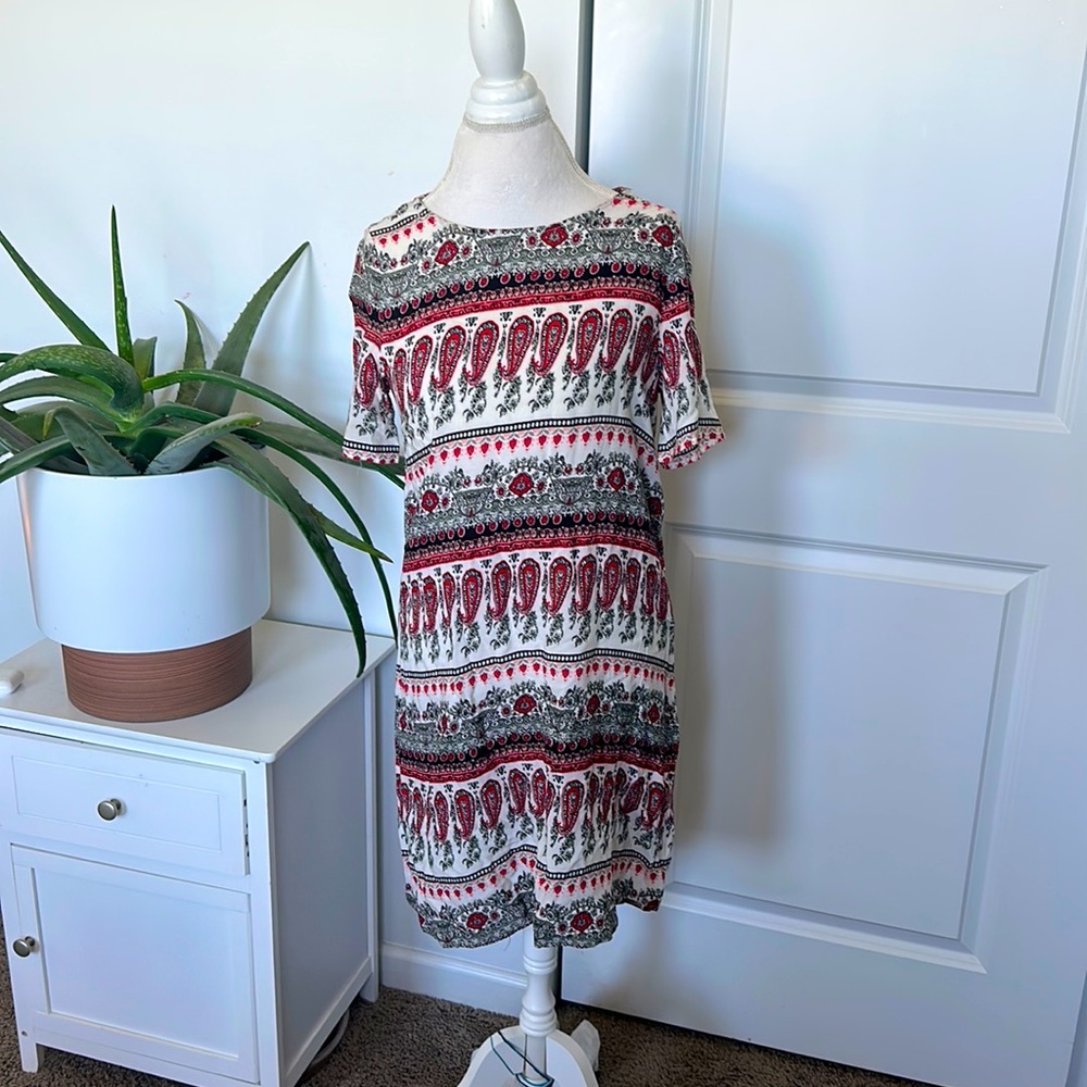 Women’s red, white and black paisley sheath dress